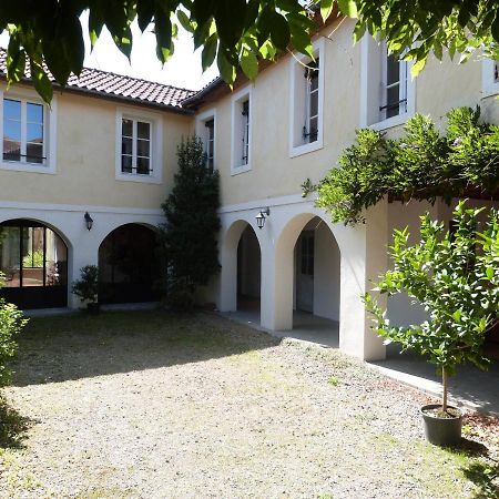 De L'Autre Cote Bed & Breakfast Garlin Bagian luar foto