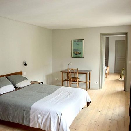 De L'Autre Cote Bed & Breakfast Garlin Bagian luar foto