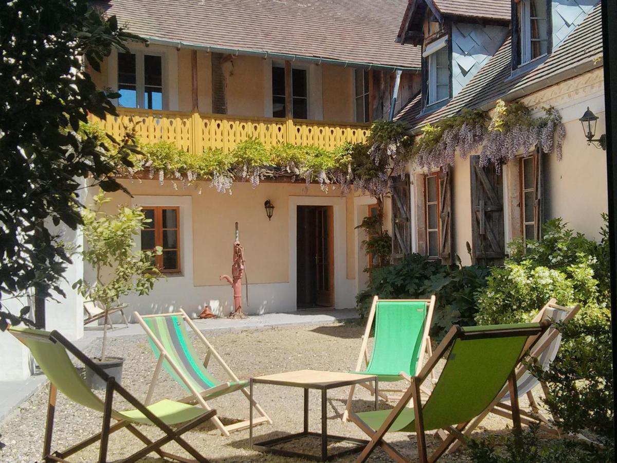 De L'Autre Cote Bed & Breakfast Garlin Bagian luar foto