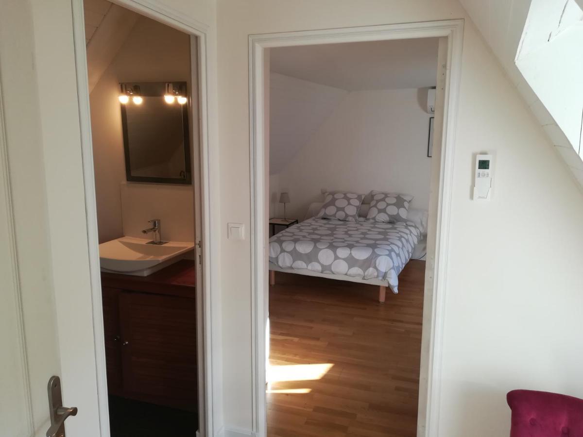 De L'Autre Cote Bed & Breakfast Garlin Bagian luar foto