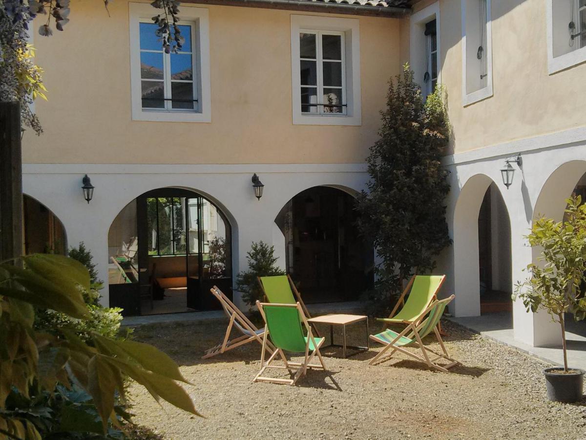 De L'Autre Cote Bed & Breakfast Garlin Bagian luar foto