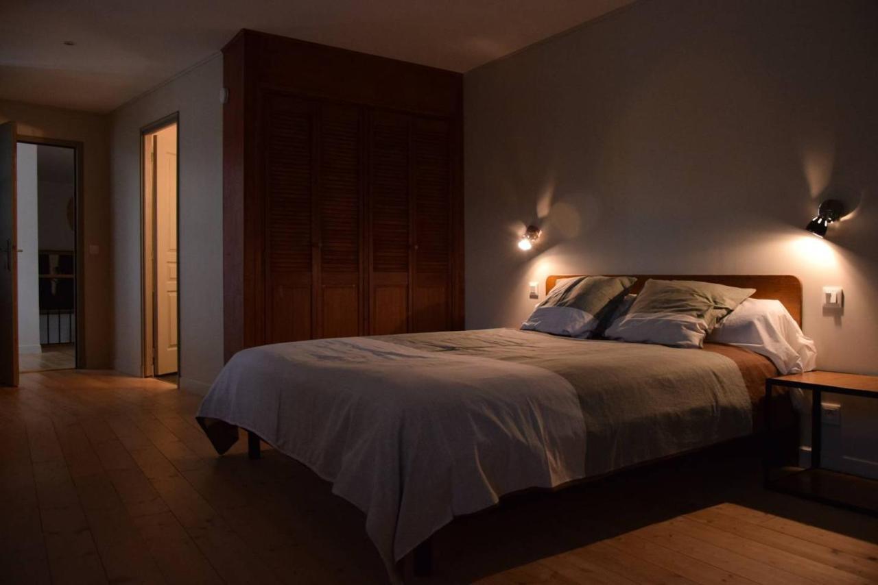 De L'Autre Cote Bed & Breakfast Garlin Bagian luar foto
