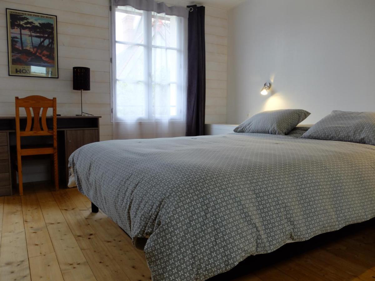 De L'Autre Cote Bed & Breakfast Garlin Bagian luar foto