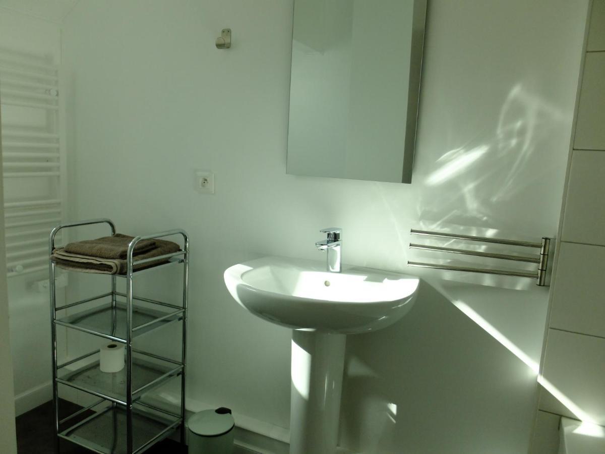 De L'Autre Cote Bed & Breakfast Garlin Bagian luar foto